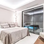 Exclusiva Con Piscina Privada Climatizada Villa Marbella