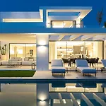 Exclusiva Con Piscina Privada Climatizada