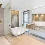 Exclusiva Con Piscina Privada Climatizada Marbella