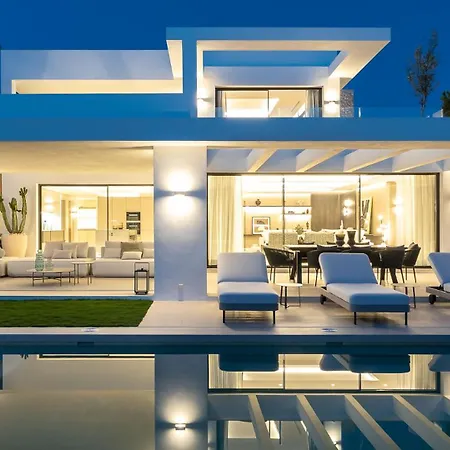 Exclusiva Con Piscina Privada Climatizada Μαρμπέλλα