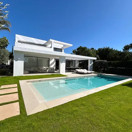 Exclusiva Con Piscina Privada Climatizada *